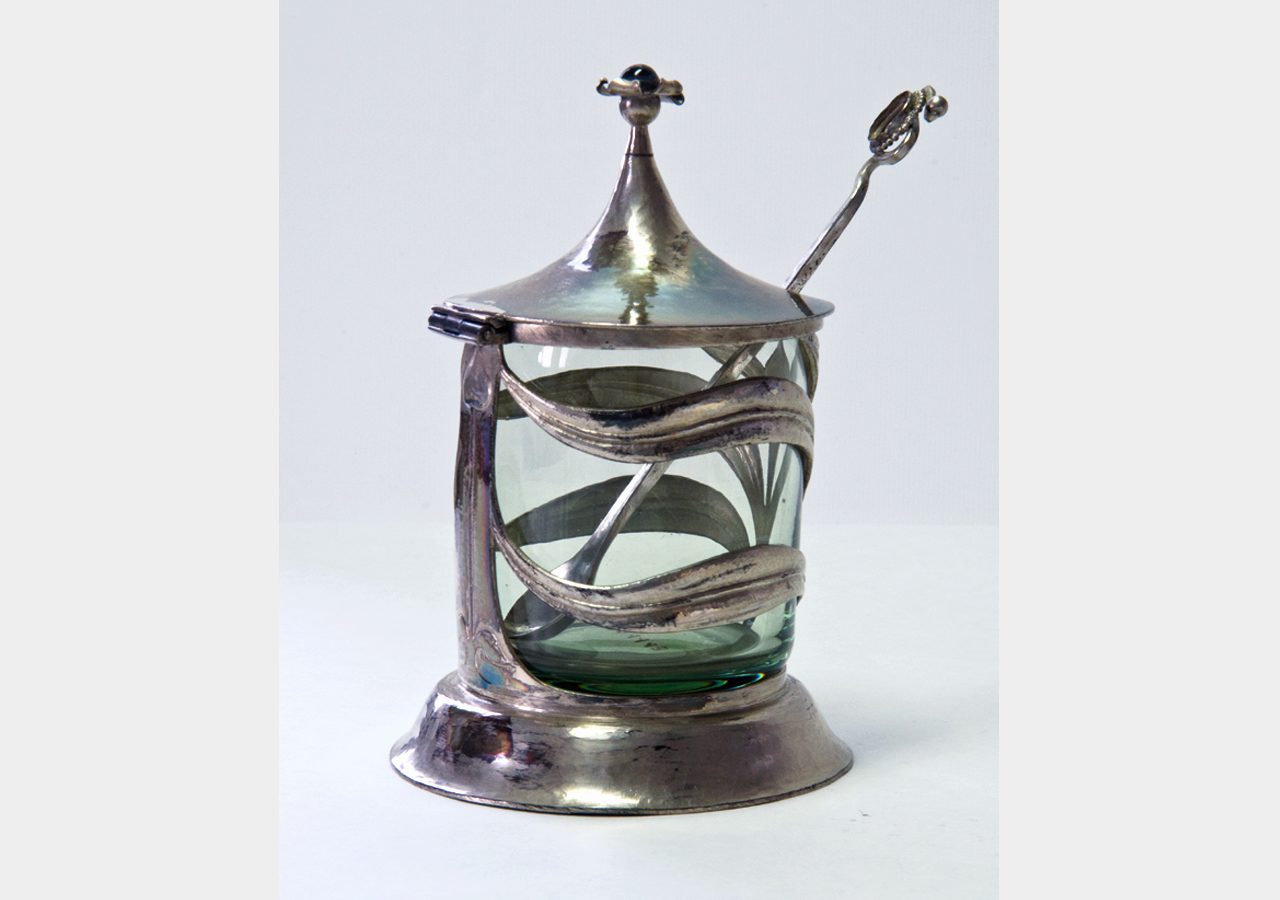 gallery-item